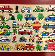 Jeu d'encastrement sur le thème des transports