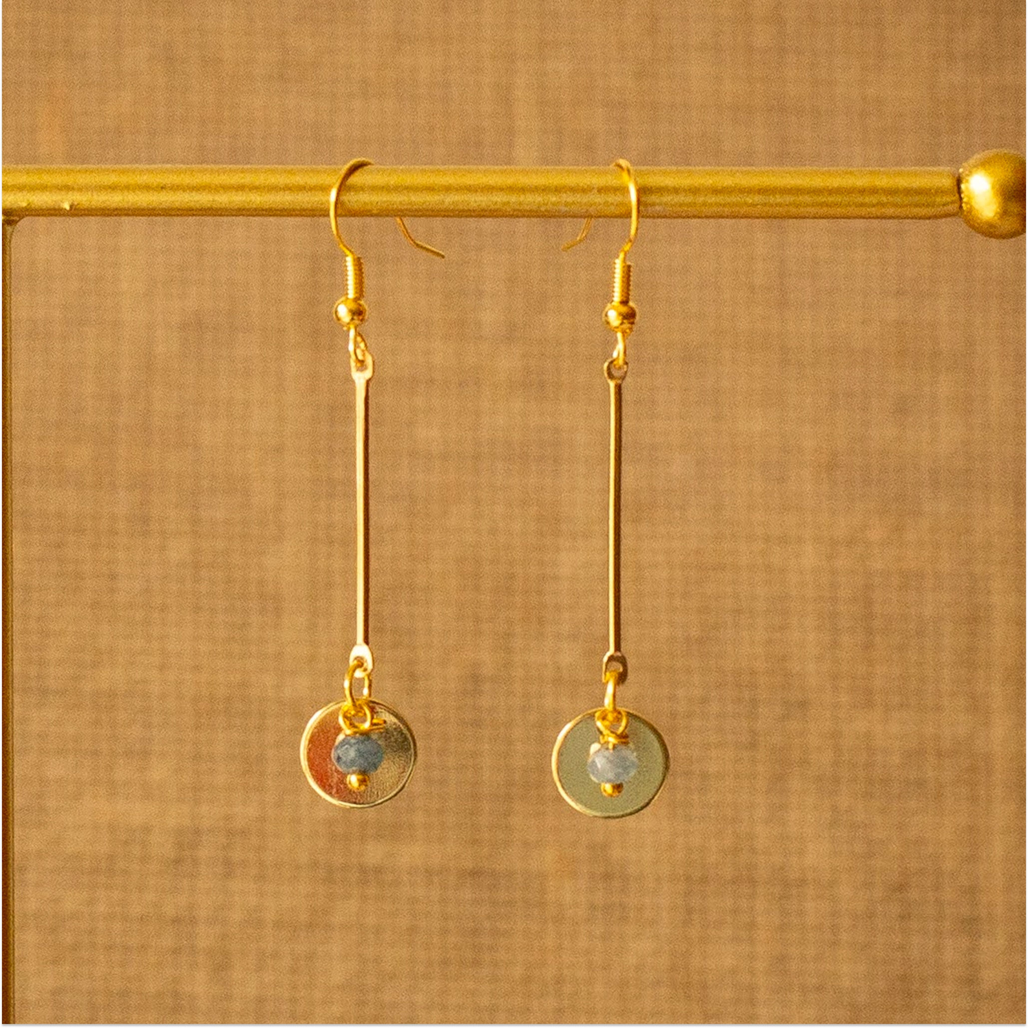 boucles-oreilles-longues-apatite-bleue-or-orlando-lilibellule