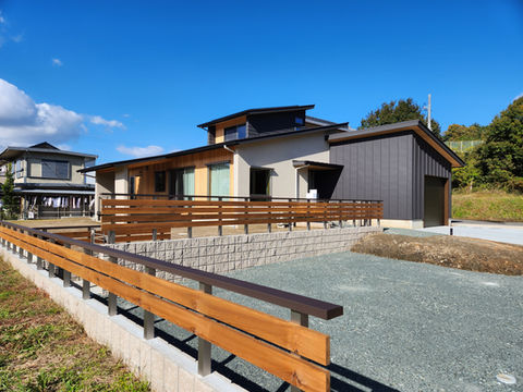 アウトドアリビングがある家