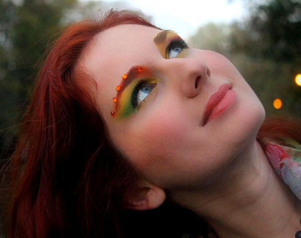 autumn-fall-makeup-glitter-swarowsky-orange-green-yeallow-red-hair-model.jpeg