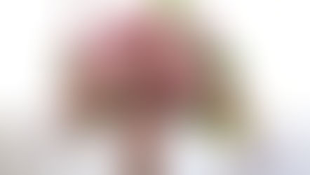 MASAKOフラワーデザインスクール趣味で楽しむフラワーレッスンアーティフィシャルフラワー上級コースを受講なさいました、あきこさんの作品「シャビーシックなバラのアレンジ」をご紹介いたします。