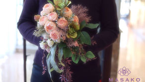 MASAKOフラワーデザインスクールです。趣味で楽しむフラワーレッスン、アーティフィシャルフラワー上級コース「バラのブーケ」を受講なさいました、かずみさんの作品をご紹介いたします。