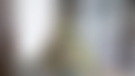 NFDフラワーデザイナー、資格検定3級集中レッスンで「トライアンギュラー」「丸い花束」「モダン–装飾的ブーケ」を受講なさいました、フさんの作品をご紹介いたします。