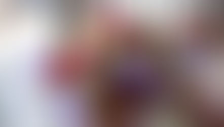 NFDフラワーデザイナー講師研究科コースで今年初レッスンに参加された「フリーセント花束」完成間際の作品をご紹介いたします。