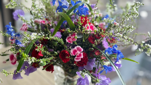 NFD講師取得レッスン1級「ほぐれた装飾的花束」