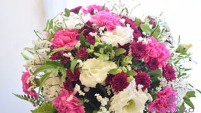 国家資格、フラワー装飾技能士検定2級レッスンで「花束／ラウンドA」「アレンジメント／ファン」を制作なさいました、ゆうこさんの作品をご紹介いたします。