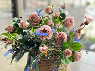 趣味で楽しむフラワーレッスン、アーティフィシャルフラワー上級コース「薔薇のバスケットアレンジ」