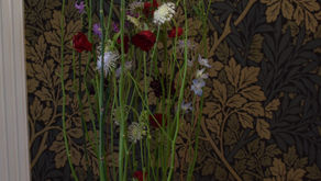 NFDフラワーデザイナー1級資格検定コース、試験出題テーマ①「高く上昇する円錐形」、②「ほぐれた装飾的-花束」、③「流れるような-ブーケ」まりさんの作品