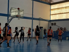 Entre arremessos, rebotes, bloqueios e goteiras: o basquete feminino no Agita UFU 2024.1