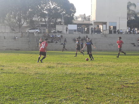 Disputa de vagas restantes passa por chuva no futebol de campo da Olimpíada UFU 2024