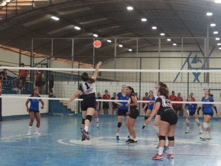 Disputa do vôlei feminino chega às quartas de final