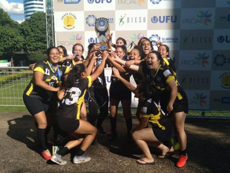 Engenharia UDI desencanta e é campeã do futsal feminino