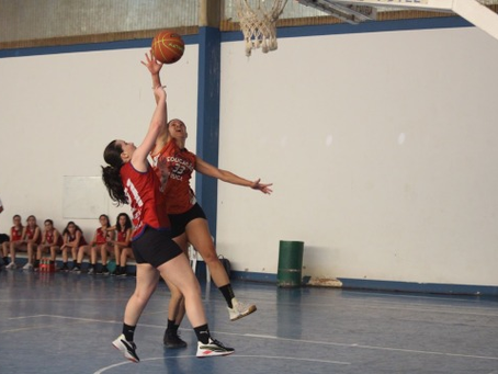 Na reta final da competição, jogos do basquete feminino se acirram