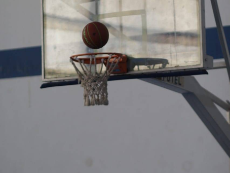 Volta do basquete masculino é marcado por placares elásticos