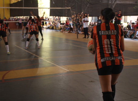Estudantes comemoram a volta do Agita UFU presencial