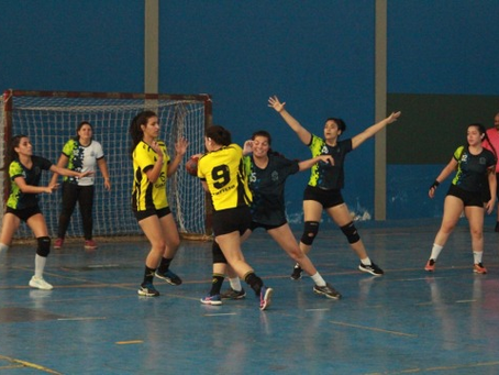 Engenharia UDI e Medicina se classificam e protagonizam a final do handebol feminino