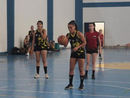 Engenharia UDI é ouro no basquete feminino da Olimpíada UFU em fim de semana de jogos equilibrados