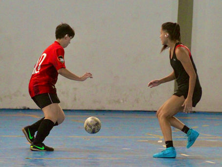 Futsal feminino no InterHumanas: competição acirrada e muito talento em quadra