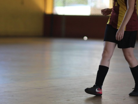 Começo de jogos com clima de final: futsal feminino chega com tudo na Olimpíada UFU