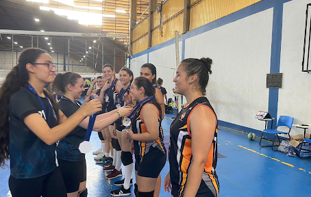 Aplicada e Biológicas disputam a final do vôlei feminino do Agita 2024.1