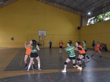 Na integração promovida pelo Agita UFU, o esporte coletivo jogado com as mãos não deixou a desejar