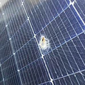 פאנלים סולאריים ופגיעת רסיסים בזמן מלחמה