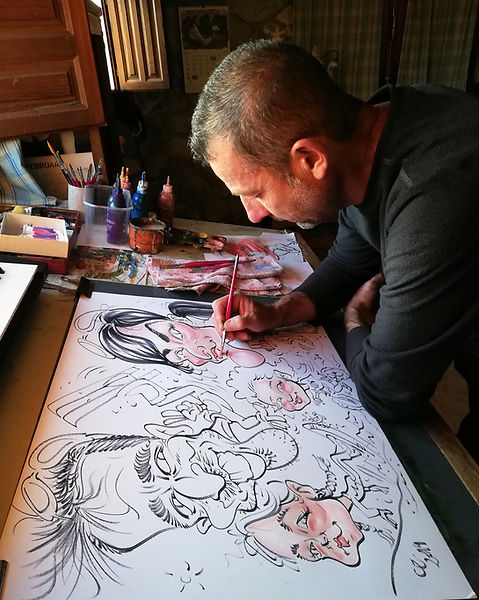 Carlos Enríquez Martín dibujando