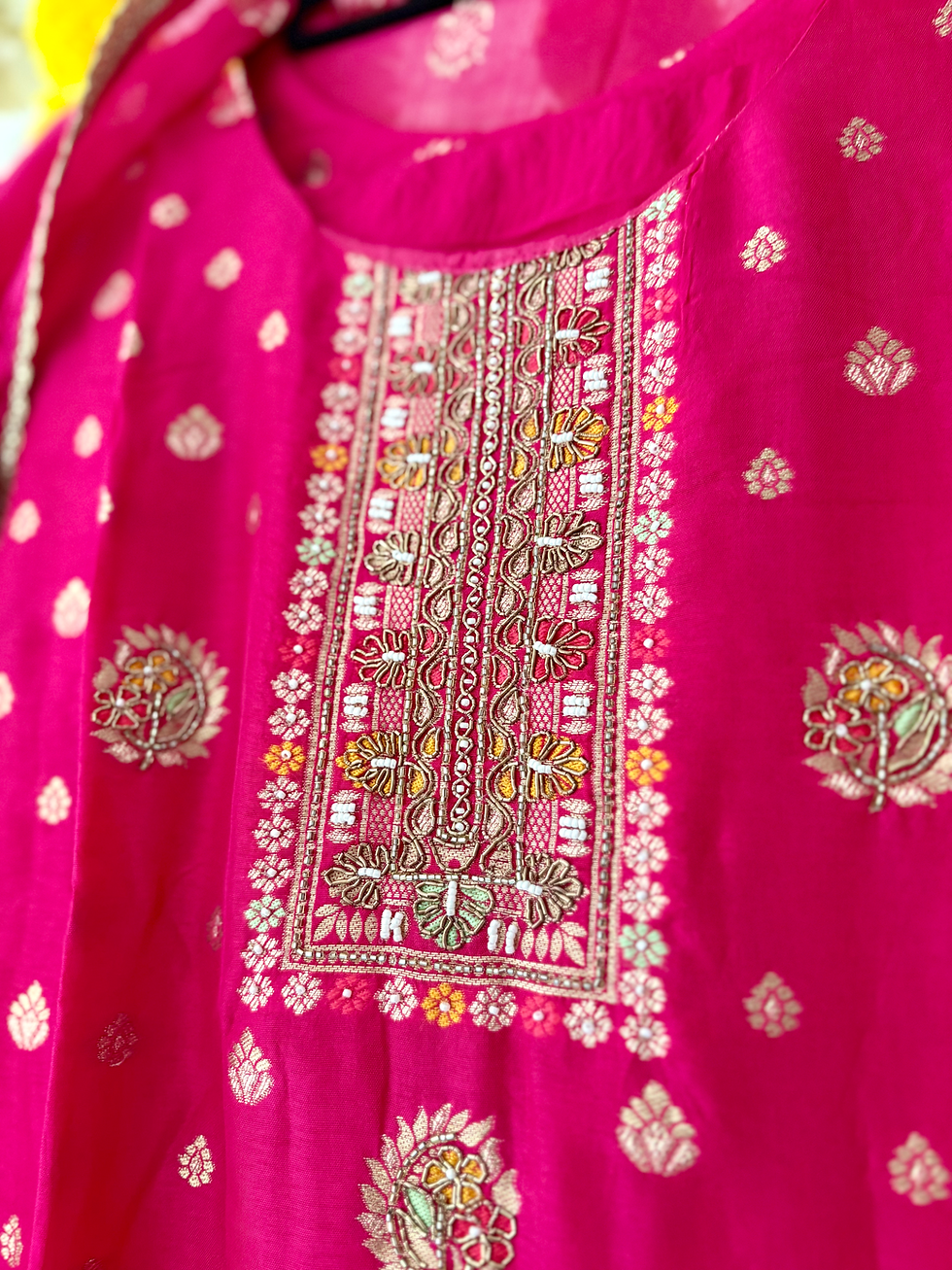 Thumbnail: Pink hand embroidered banarasi