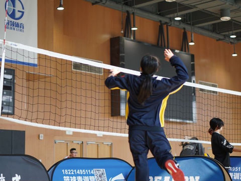 Coaching Volleyball as a High School Student: Challenges, Lessons, and Growth