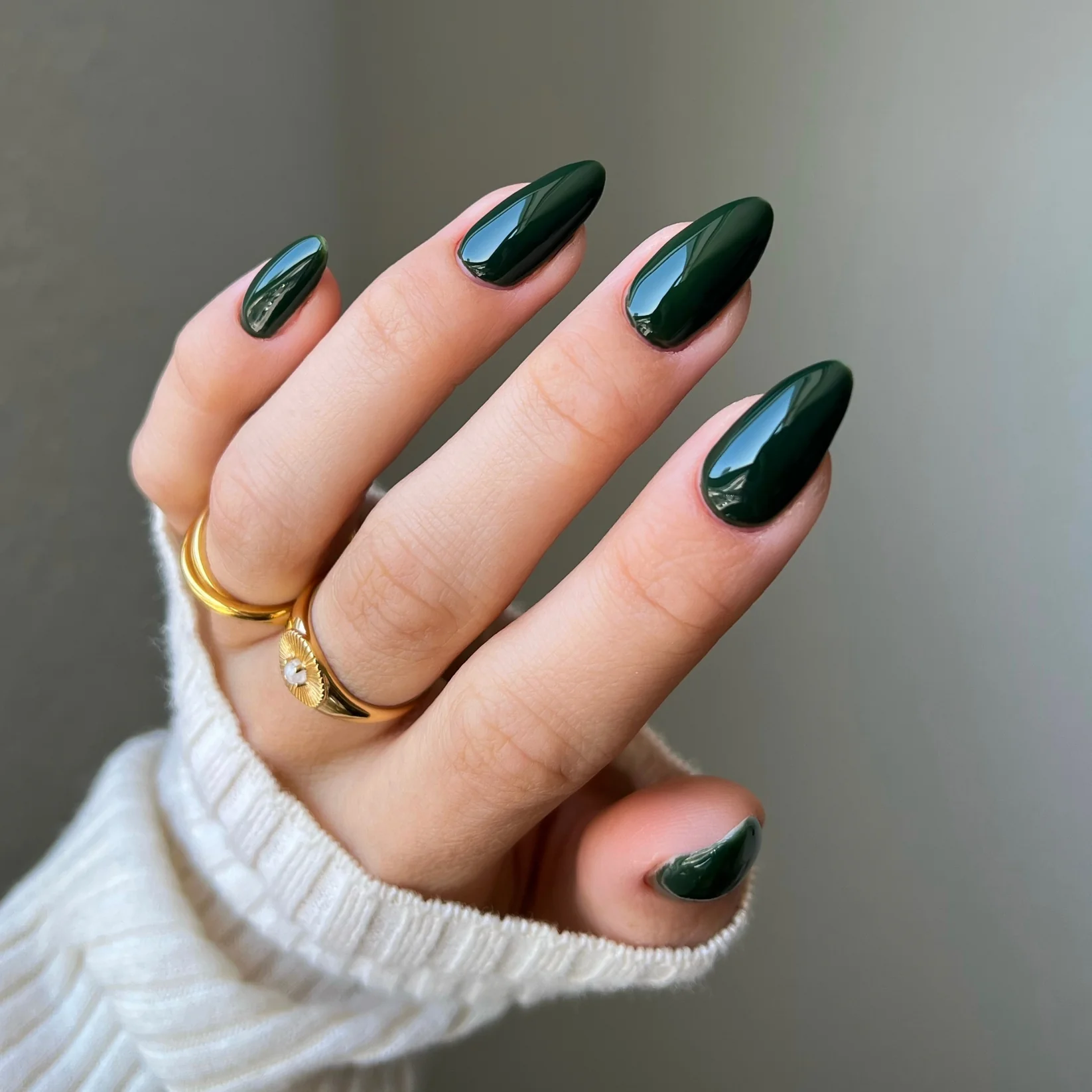chic-black-nail-color