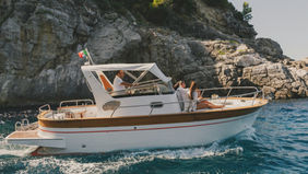 Boat tour for couples departing from Sorrento to Capri