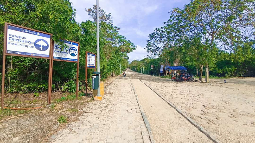 The entrance to Punta Esmeralda is on Fifth Avenue between Calle 112 and Avenida Pintores.