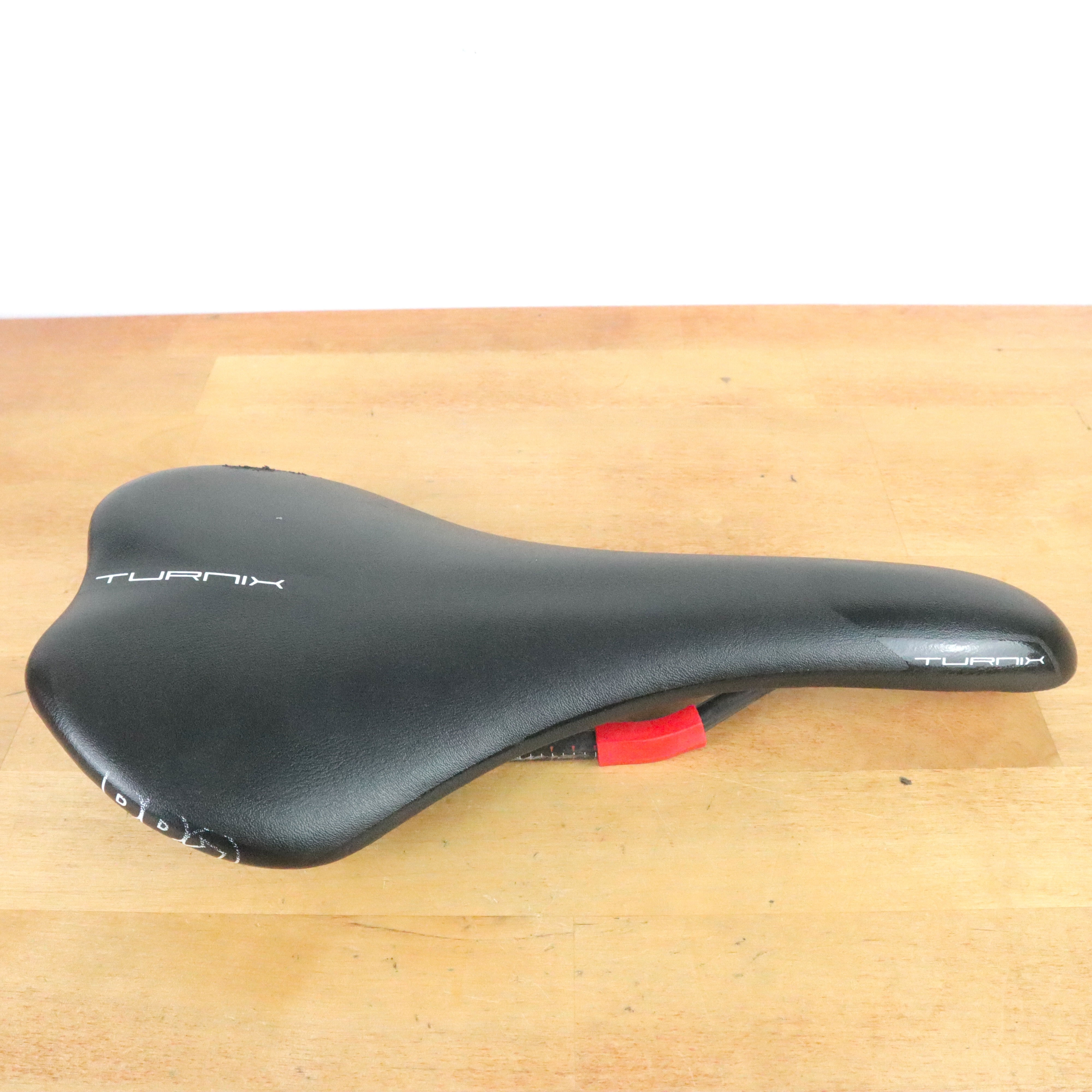 Shimano Pro Turnix 142mm Saddle Carbon Rails