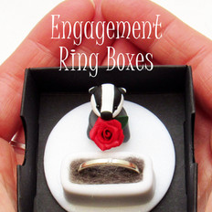 Engagement ring boxes button with badger ring box