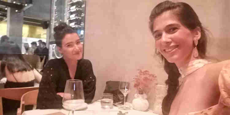 יפית בן מרדכי וחברה במסעדת תמנע בתל אביב של השף ניר מסיקה