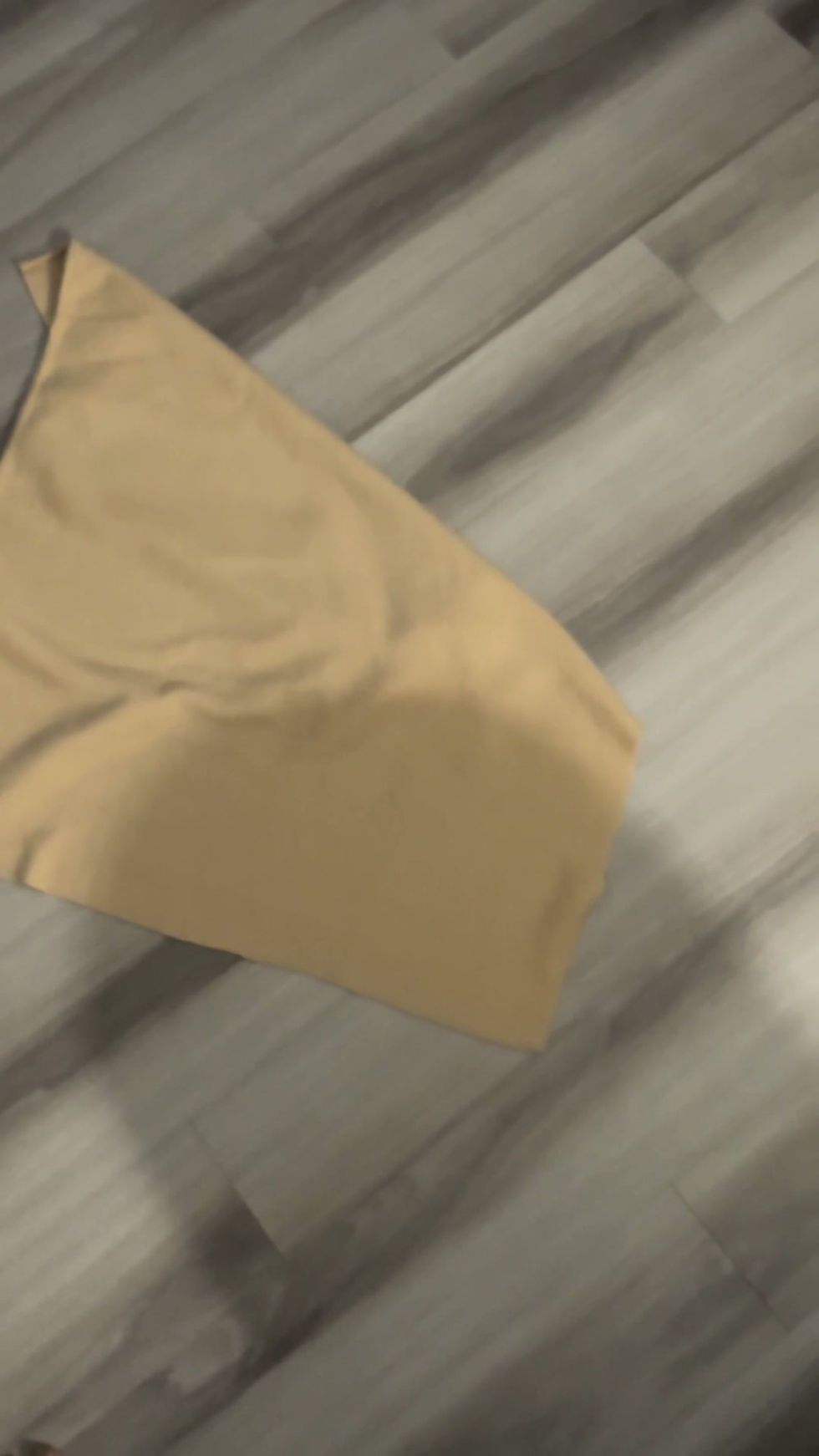 Thumbnail: Solid color tie knot blanket 