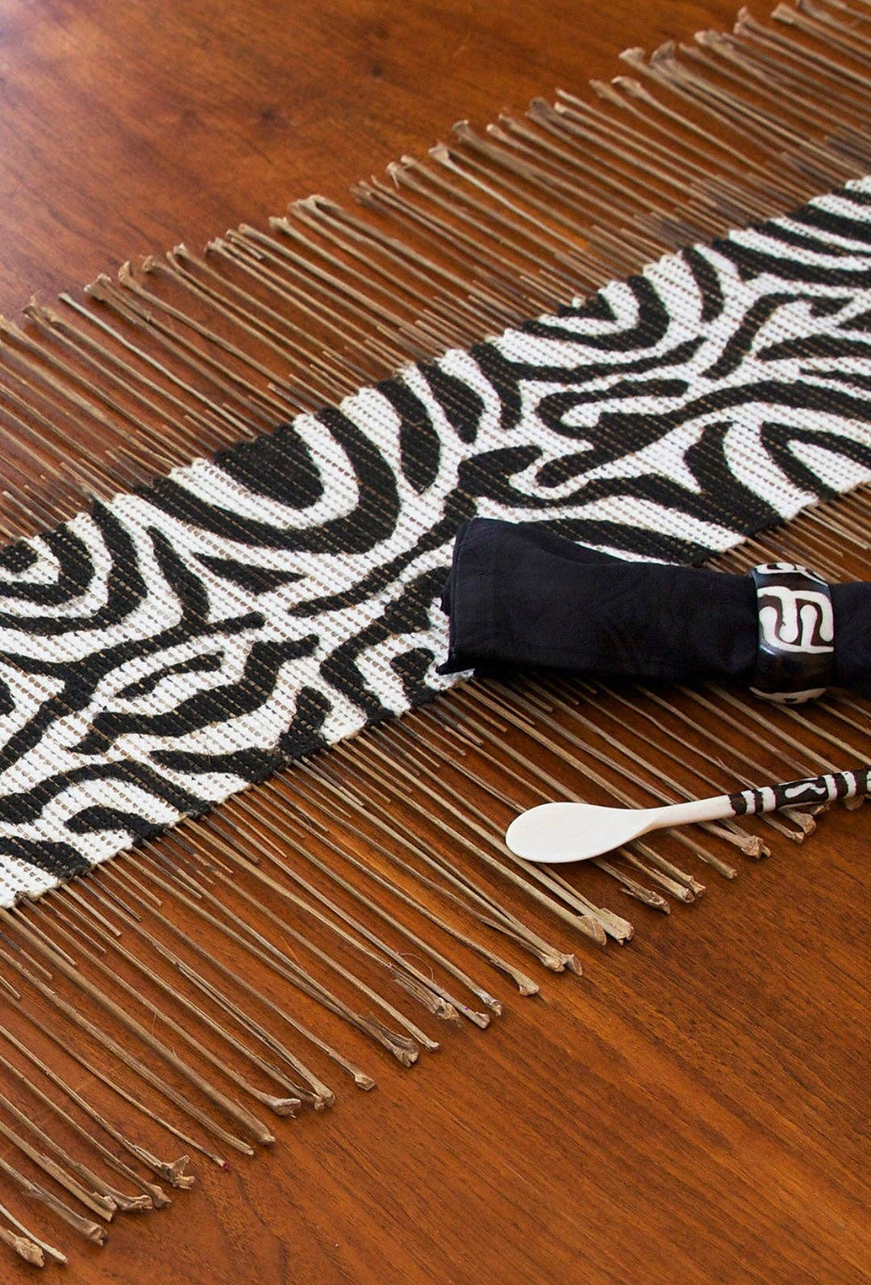 Miniatura: Handcrafted Malian Twig Table Runner