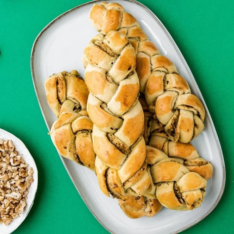 SALTED WALNUT & PESTO BRAIDED BREAD