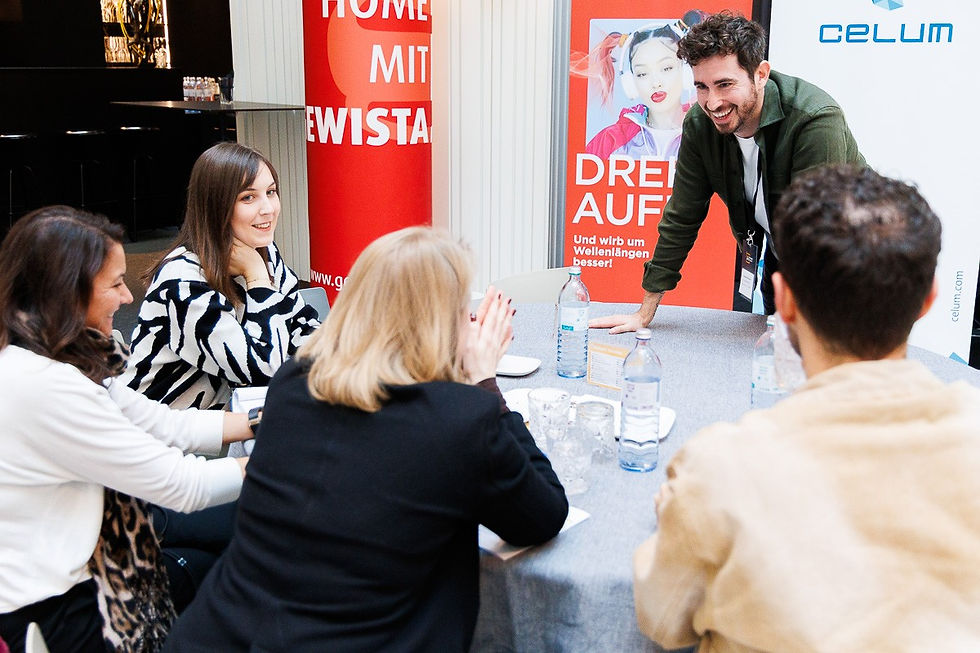 Florian Schleicher hosting a Workshop about Marketing Strategy_Elisabeth-Kessler.jpg