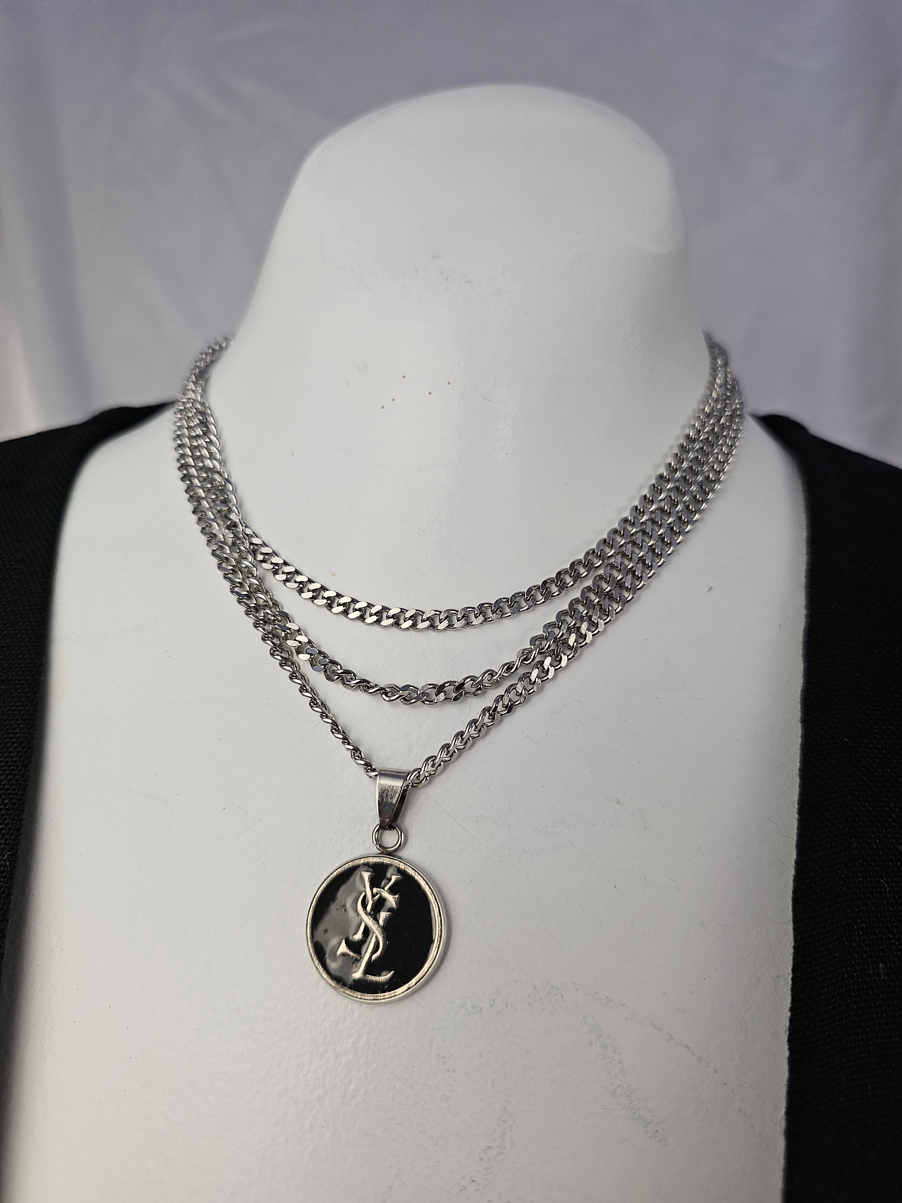 Collier acier inoxydable, bouton Yves Saint Laurent upcyclé argent