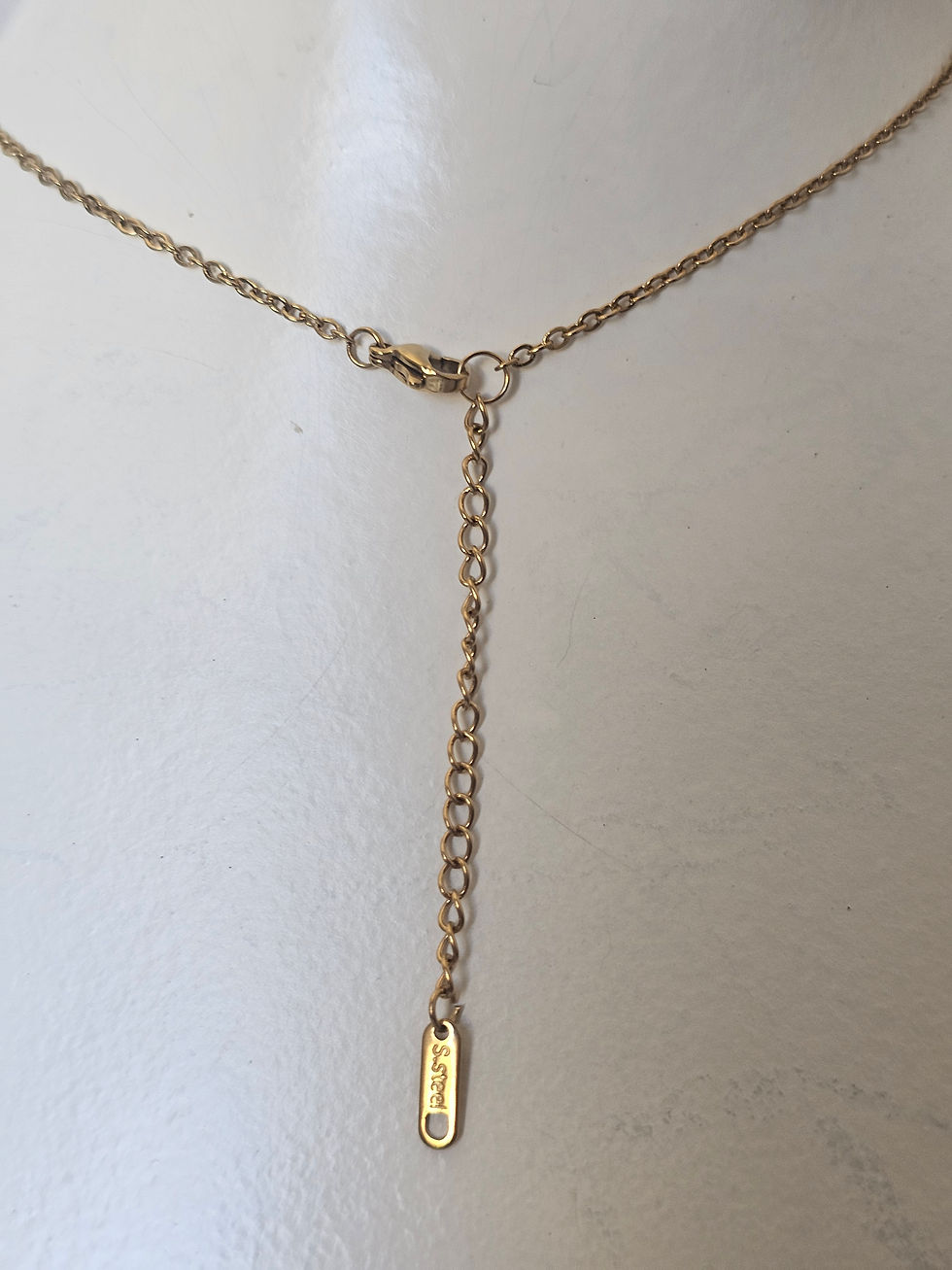 Miniature : Collier bouton upcyclé nacré, chaîne en acier inoxydable