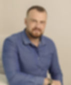 Dr.Gustavo Perfil.jpg