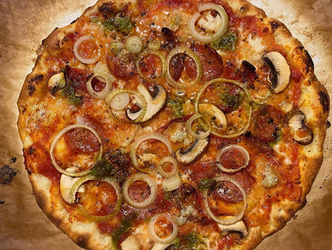 Pizza - bund og tomatsauce