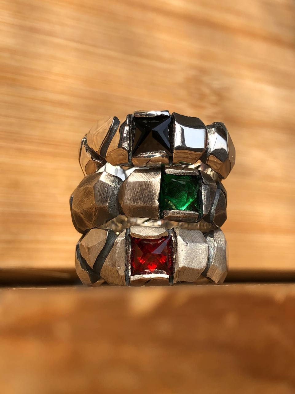 Прев'ю: Кільце "скала"