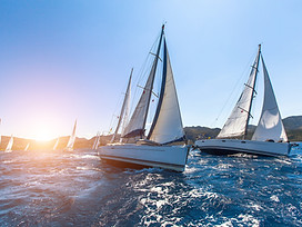 Luxus-Yachten Segeln