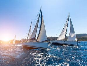 Luxus-Yachten Segeln