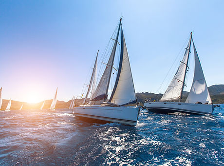 Luxus-Yachten Segeln