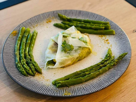 Feuille de brick aux noix de Saint Jacques et asperges vertes