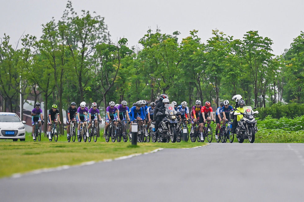 2025年上海市青少年体育精英系列赛公路自行车比赛第二站暨上海市青少年公路冠军赛赛中