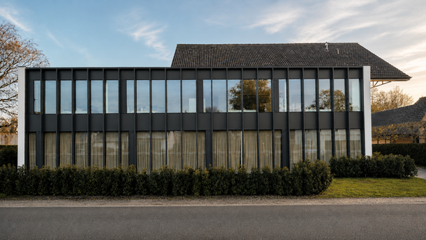 Totaalrenovatie en uitbreiding kantoor Lievens advieskantoor Brugge